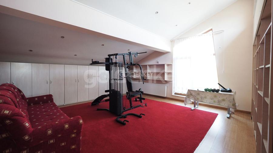 Vila spatioasa, partial mobilata cu acces facil - 25