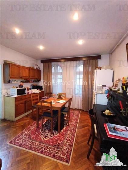 Vila cu aspect de conac in centrul Ploiestiului, ideala pentru locuinta, birou s - 11