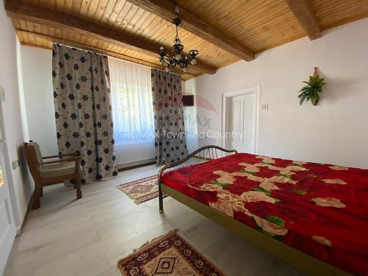 Casa / Vila cu 5 camere de vanzare - 2