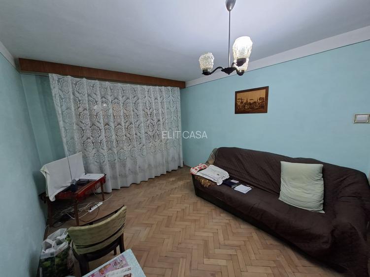 Apartament cu 2 camere, zona Podu Ros - 5