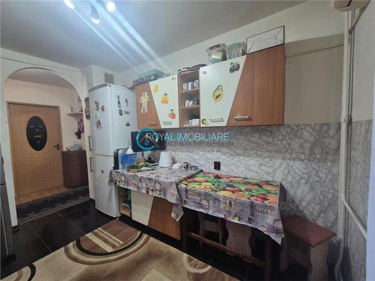 Royal Imobiliare - Vanzare apartament 3 camere zona Paltinis - 12
