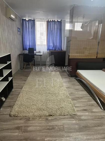 Garsoniera în zona 1 DECEMBRIE - 7