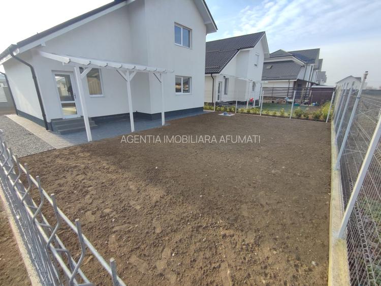 Casă modernă cu living spectaculos - 2