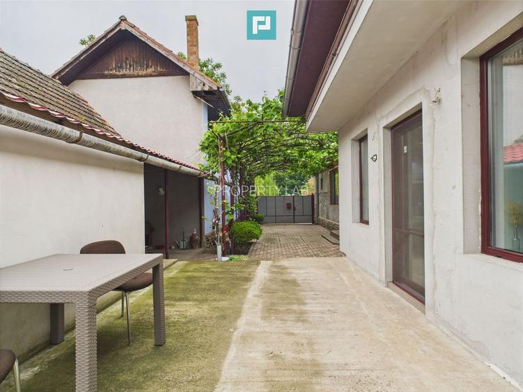 Casă Individuală cu spațiu comercial - Variaș - 35