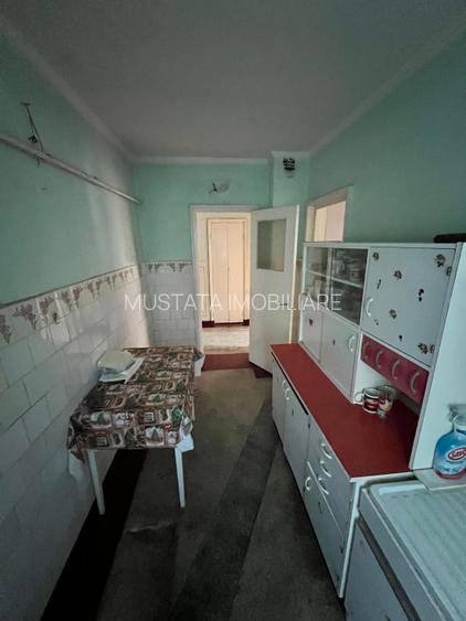 - Apartament 3 camere confort 1, zona Obor, etaj 3. - 4