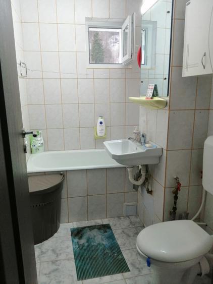 Apartament cu 3 camere, 70 mp, zona Valea Azugii - Azuga