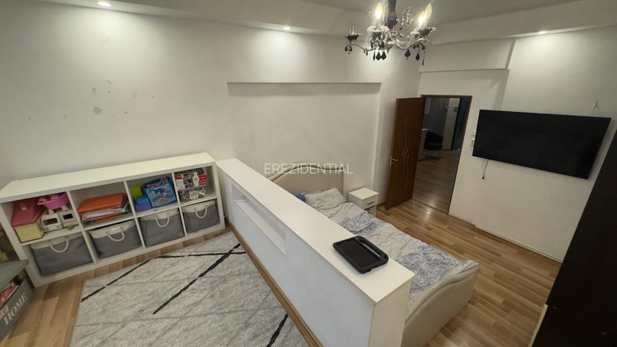 Apartament - 5 camere - decomandat  - 5