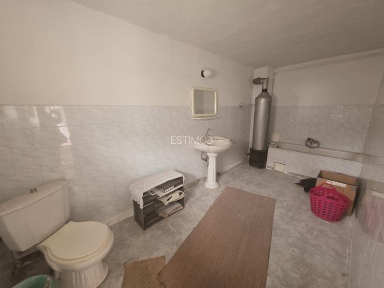 Vand casa saseasca 4 camere cu teren generos 1900mp - 17