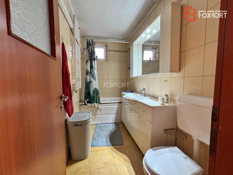 Apartament cu 3 camere de inchiriat in Arad, zona Central - 6