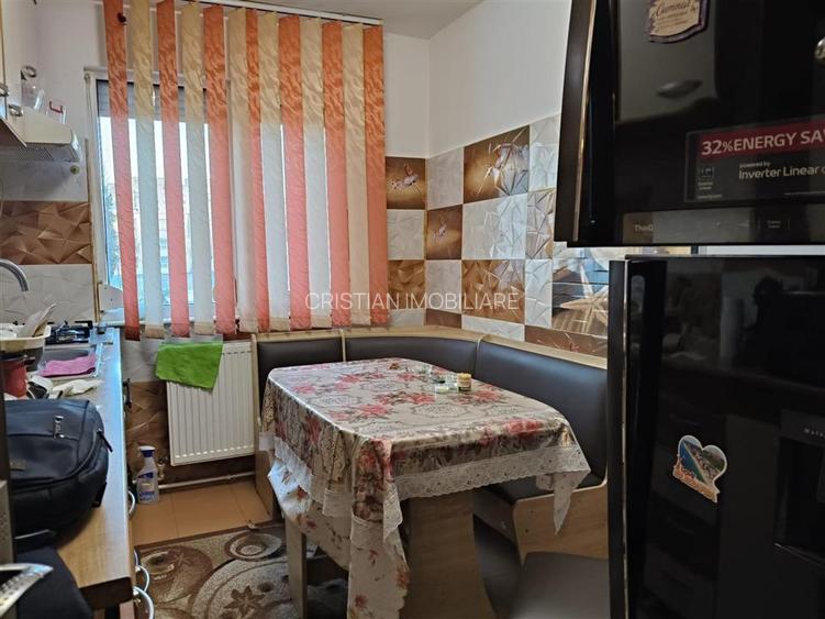 RENOVAT RECENT! AP 4 camere, Viziru 1, Etaj 1, Confort 2 - 60 mp - 10