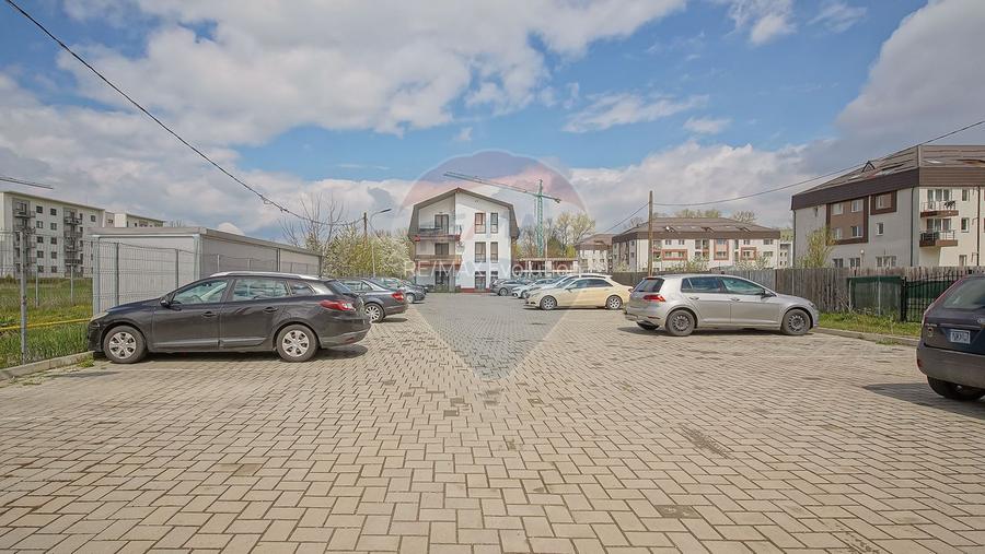 Apartament cu 3 camere de vânzare în zona Tractorul - 20