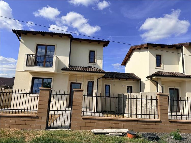 Duplex individual - toate utilitatile - zona excelenta - personalizare interioar