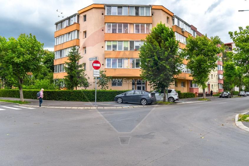 APARTAMENT SPATIOS 3 CAMERE, 2 BAI TRACTORUL| COMISION 0 - 21