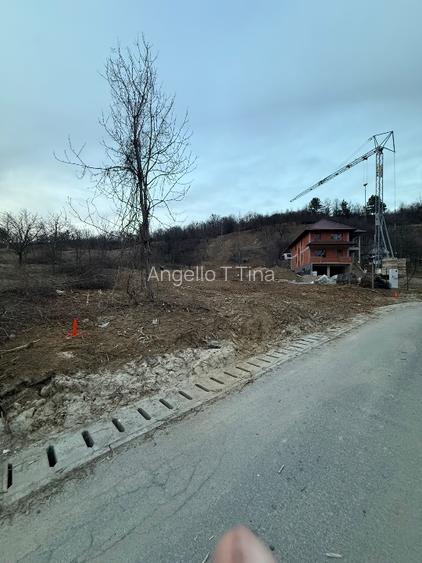 Teren Intravilant cu un Formidabil View /Priveliște a întregului oraș Zalău  - 2