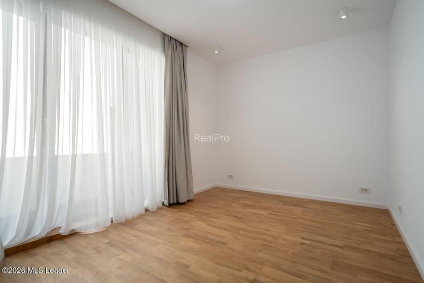 Iancu Nicolae - Vila high-end pe malul lacului, Gradina cu Ponton - 52