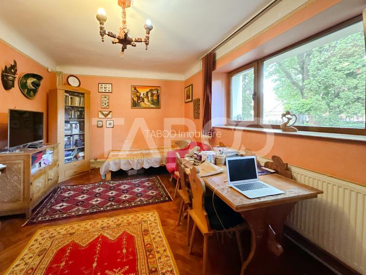 Apartament de vanzare cu 3 camere si curte la vila Andrei Muresanu - 2