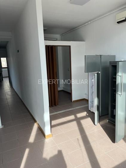 Titan - 1 Decembrie 1918 langa Piata Titan 90 mp - 6