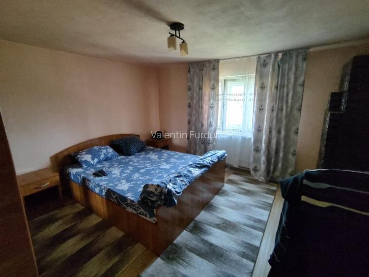 Vand casa & teren, in suprafata de 8000 mp. Rel. la tel. 0741929870. - 8