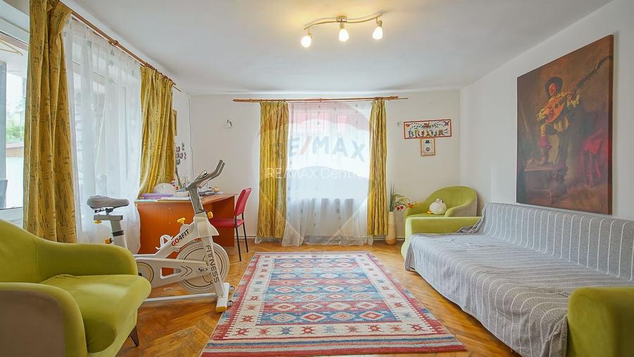 CASĂ INDIVIDUALĂ ÎN SCHEI    STRADA PIATRA MARE - 6