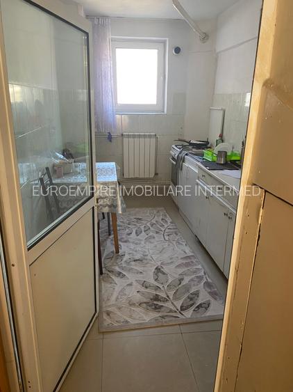 Casa de inchiriat cu 4 camere, zona CENTRALA - 12