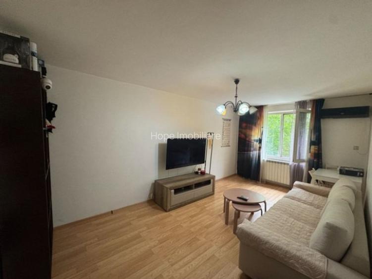 Basarabia - Diham - 3 camere , centrala proprie - 5