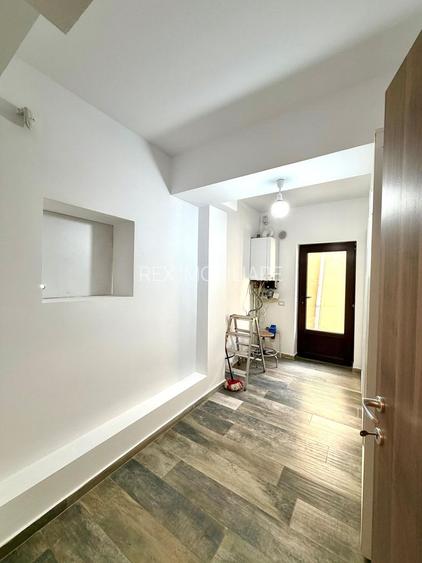 1100 e/ mp - Casa individuala  - 700 mp teren - la asfalt - Sacalaz - 8