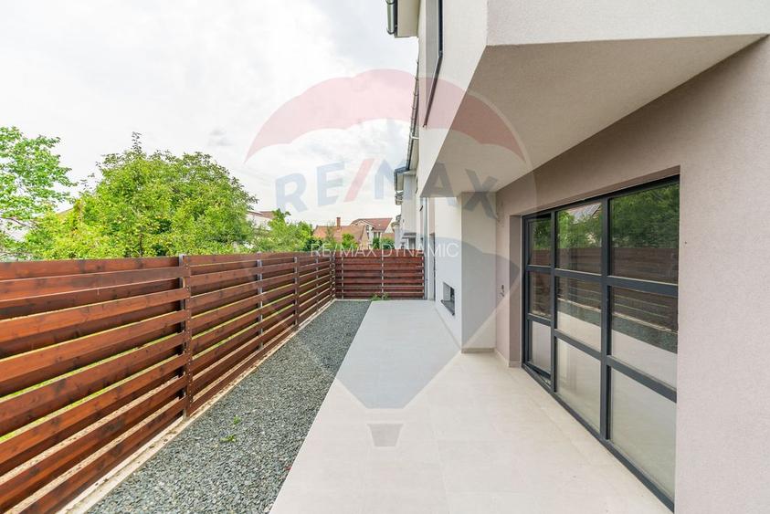 Casa într-un complex nou de 6 case înșiruite, 4 camere  zona centrala - 3