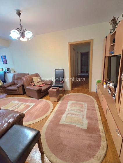 4camere vis a vis de parcul Tabacariei 89mp - 2