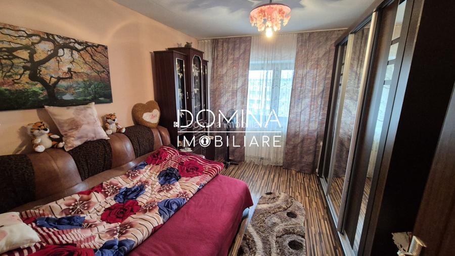 Vanzare apartament 4 camere, 93 mp, in Targu Jiu, strada Nicolae Titulescu - 2