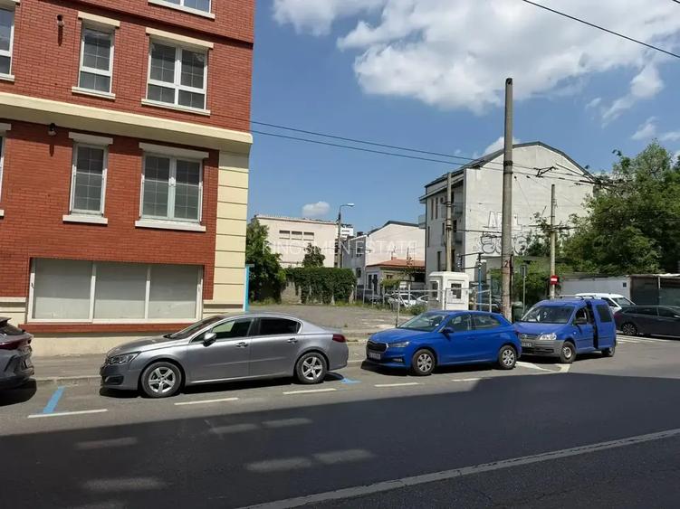 Bloc finalizat pretabil sediu de firma sau clinica - 3