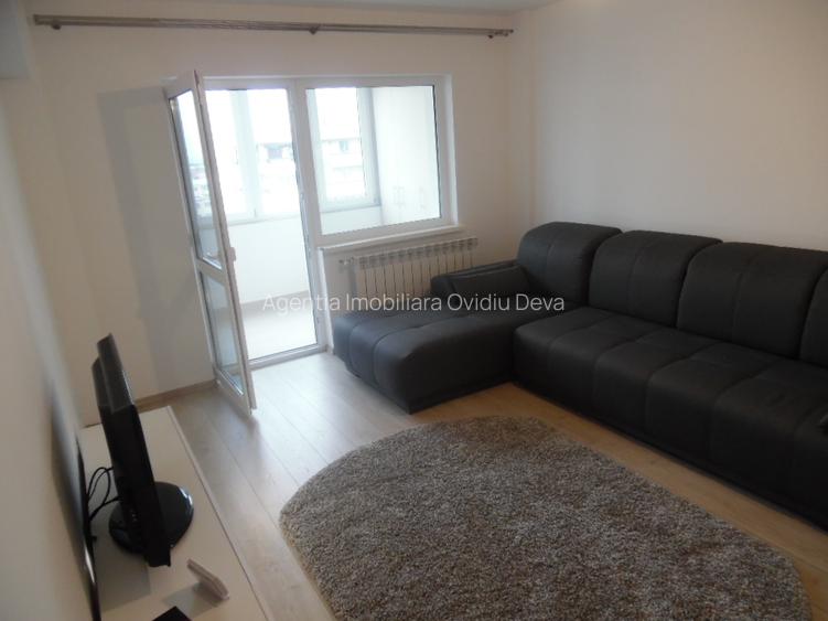 Inchiriez apartament 2 camere decomandat in Deva, zona Casa de Pensii, renovat - 4