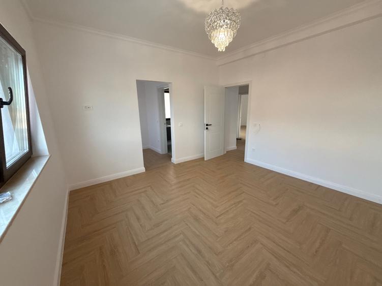 Casa modernă de vânzare /Lux