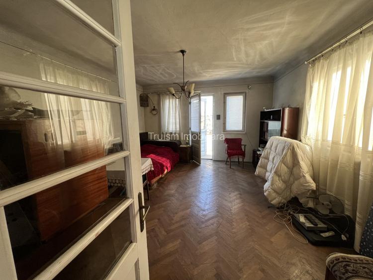 Vila P+ Et 1, Marasesti stradal - 2