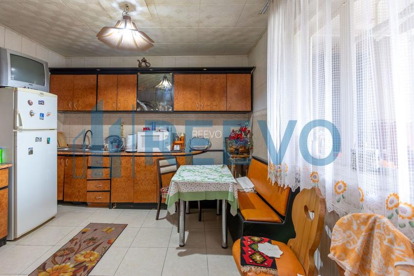 Clădire și teren de investiție, central Roman - 42