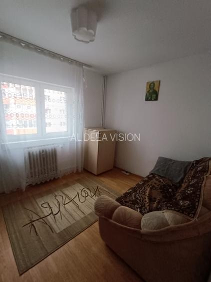 Apartament 3 camere, de vânzare, Grigorescu, str. A. Vlahuță, etaj 2/4 - 4