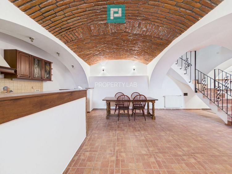 Apartament pe 3 niveluri - ultracentral, Arad - 2