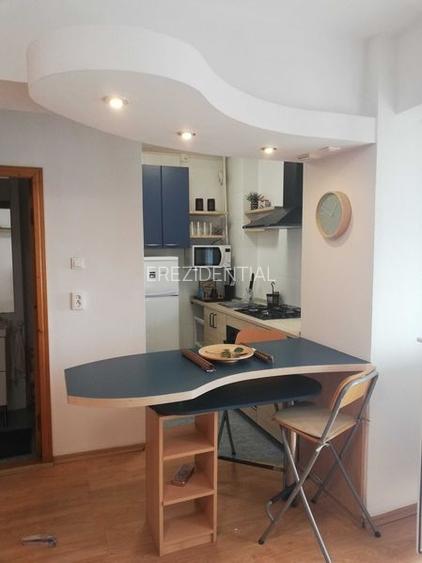 Garsoniera de vanzare - zona  Piata Victoriei - 5