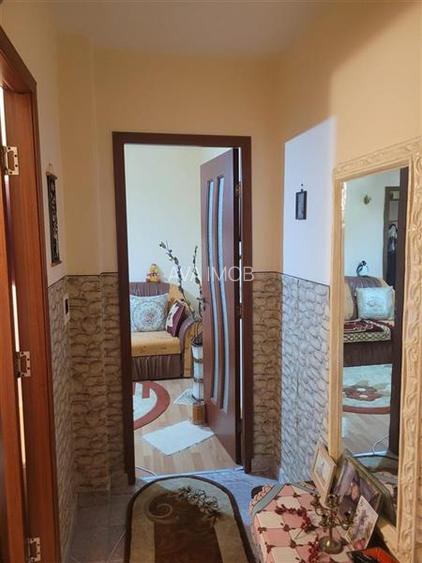 Apartament 3 camere nedecomandate, zona Cora - 4