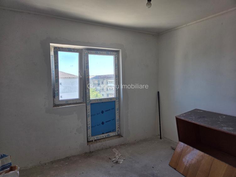 Apartament cu 3 camere decomandat etajul 4 zona centrala Adjud - 7