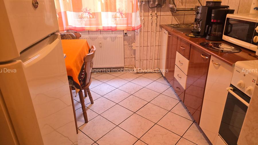 Vand apartament 2 camere in Deva, zona Zamfirescu, situat pe mijloc, etaj 2, - 4