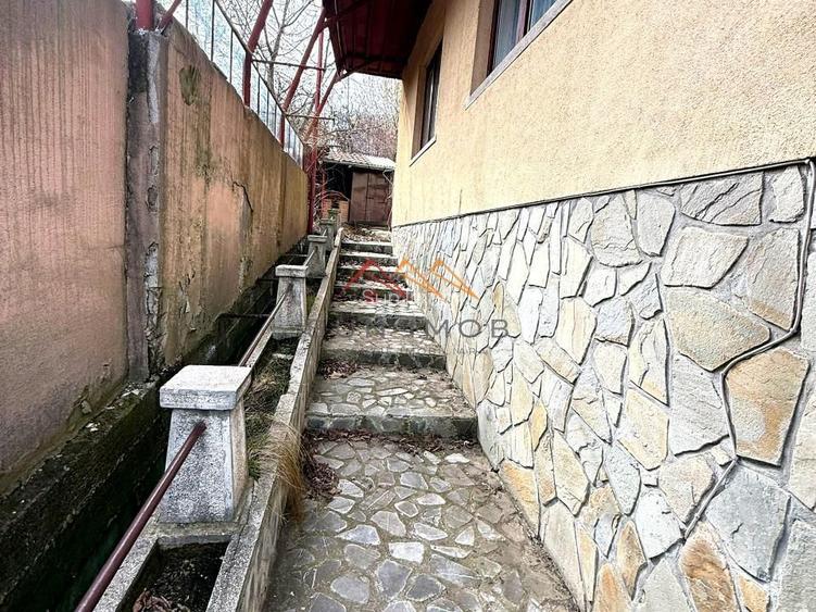 Vila 7 camere, an 1984, garaj, terasa, teren 604 m2, Poiana Campina,PH - 18