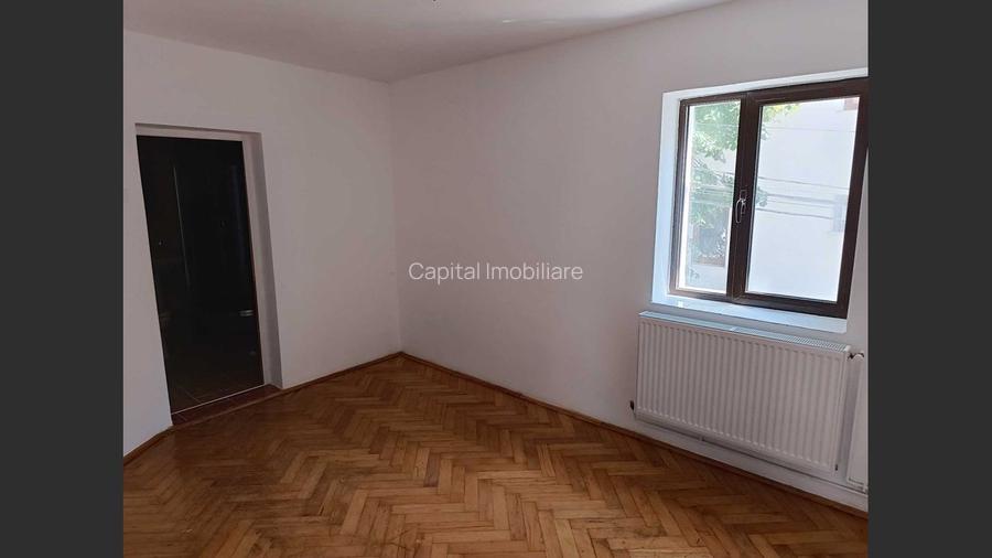 Casă / Clădire (Spațiu comercial) de închiriat  - 3