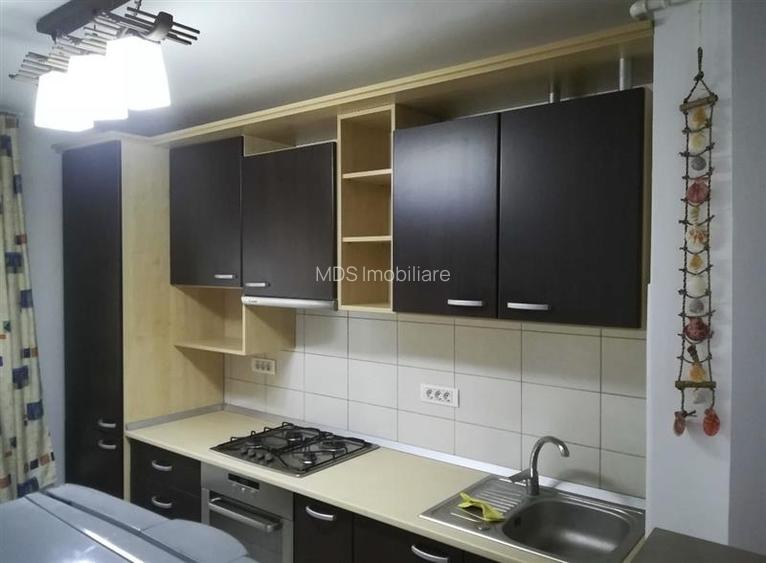 Decomandat cu 2 balcoane la etajul 1 linga Judetean - 3