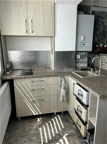 Apartament Modern cu 2 Camere de Vanzare in Zona liceului Balcescu, Strada Paris - 2