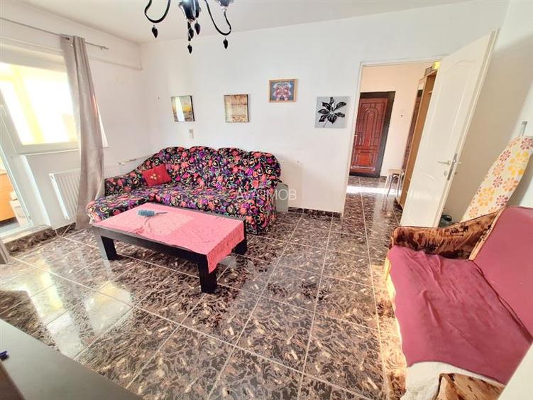 Apartament 2 camere, zona Narcisa - 10