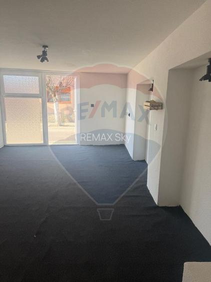 Spațiu comercial de vânzare în Pianu de Jos – 330 mp, aproape de A1 - 4