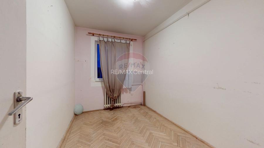 Apartament 3 camere de vânzare, necesită renovare, Săcele - 6