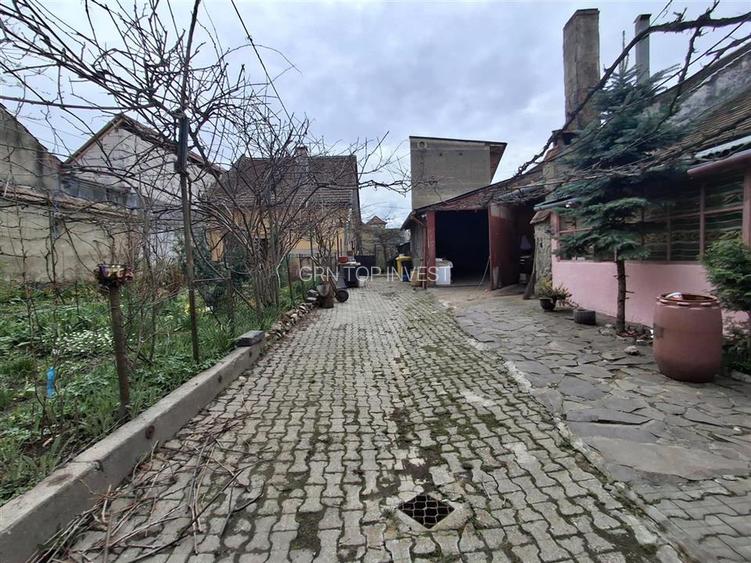 Casa cu doua apartamente garaj pivnita in Cisnadie - 20