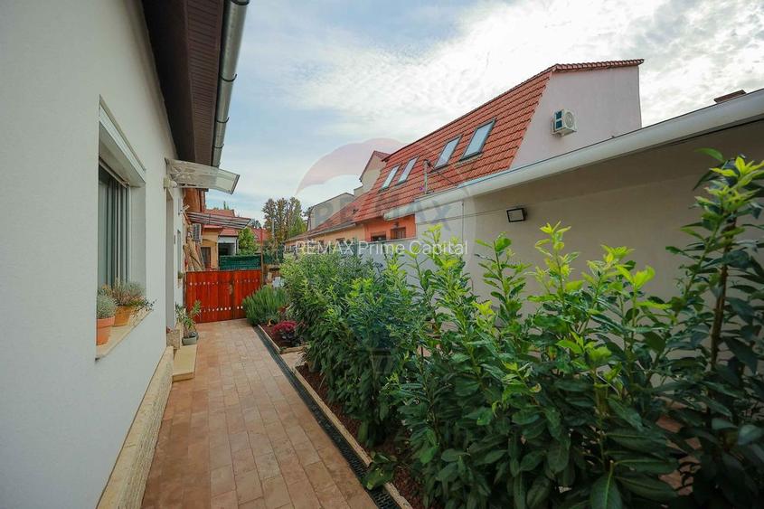 5 camere, central Nicolae Jiga, retras de la stradă, de vânzare - 18