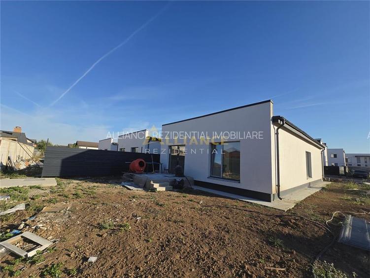 Casa parter - 3 camere - 2 bai- beci- pod -350mp teren-incalzire pardoseala - 6